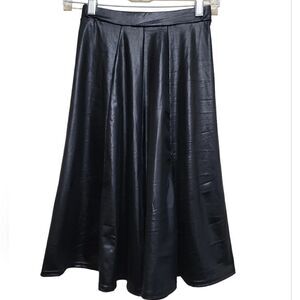 Boohoo Women's Black Skater Skirt Sz 4